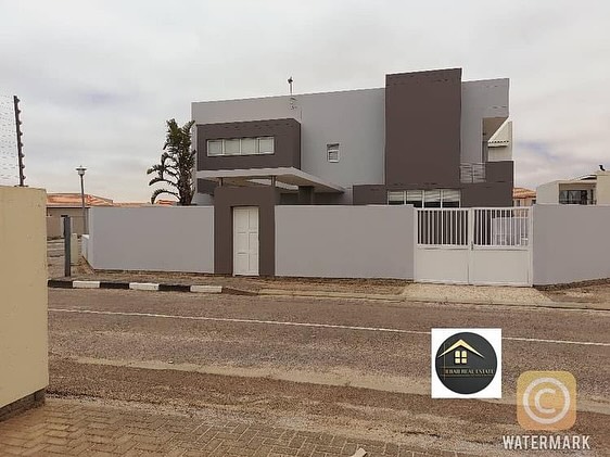 FAIRWAY-ESTATES1